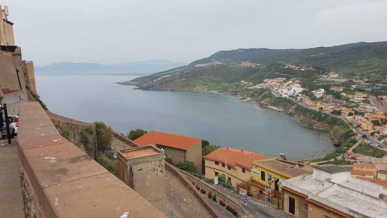 Con Vista Castelsardo