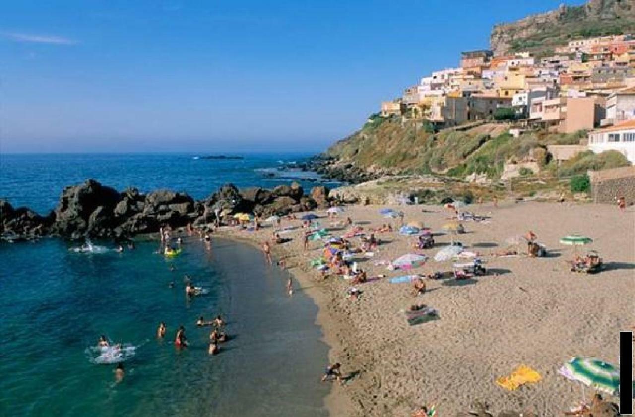 Con Vista Castelsardo
